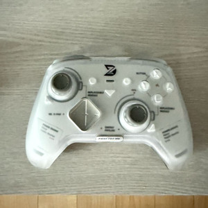 ZD 얼티메이트 레전드 게임패드 팝니다!!