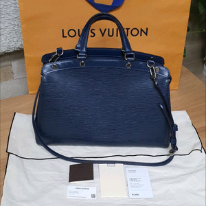 루이비통 에삐 브레아 크로스백 정품S급(감정서O)프라다