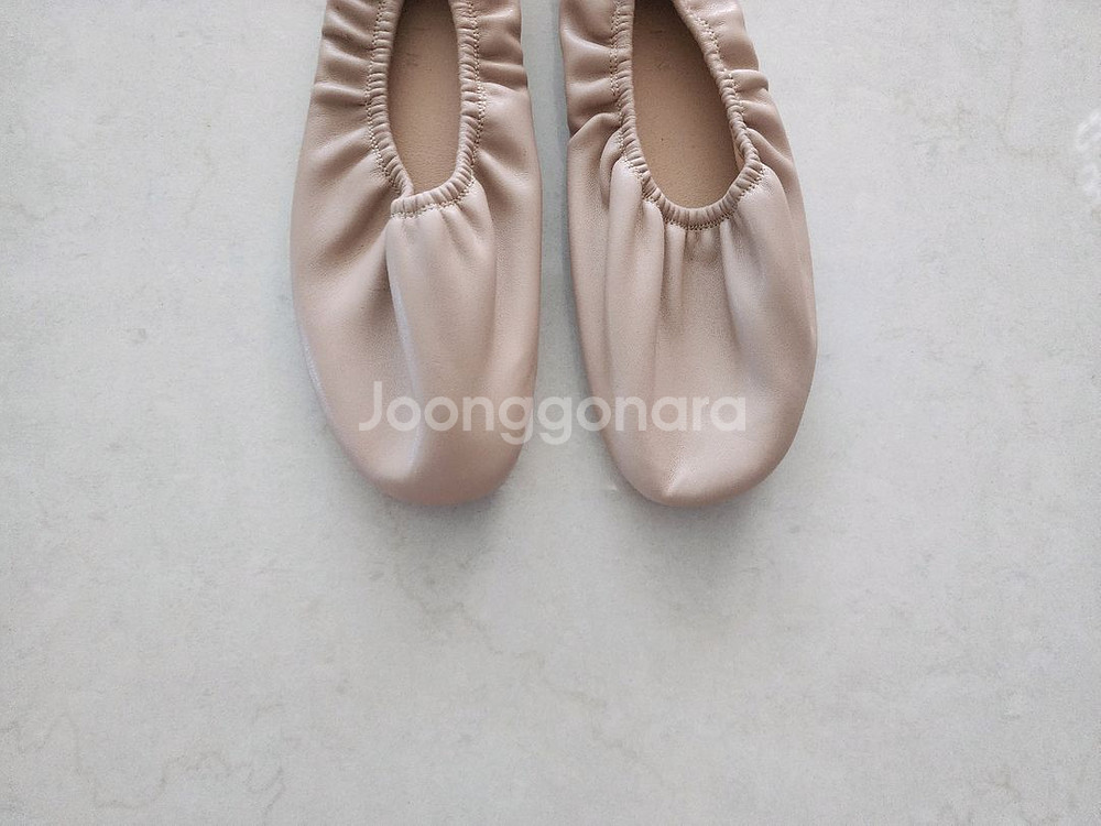 깔랑 가죽플랫슈즈 240사이즈팔아요--1