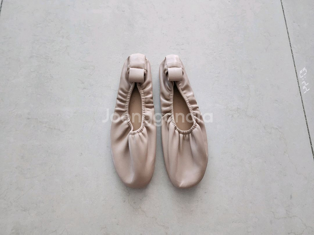 깔랑 가죽플랫슈즈 240사이즈팔아요--0