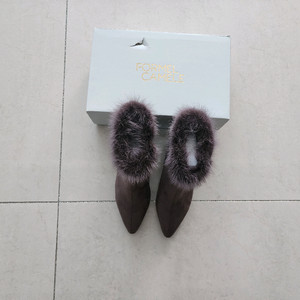 포멜카멜라 여성 앵클부츠 235사이즈새거팔아요