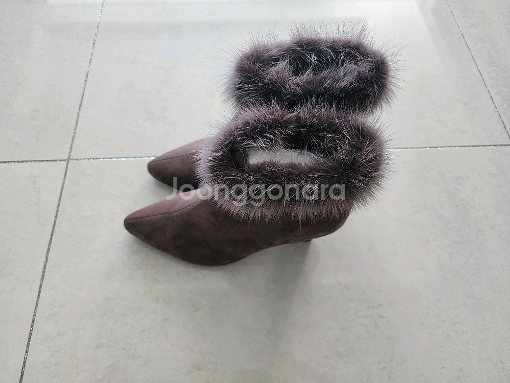 포멜카멜라 여성 앵클부츠 235사이즈새거팔아요--3