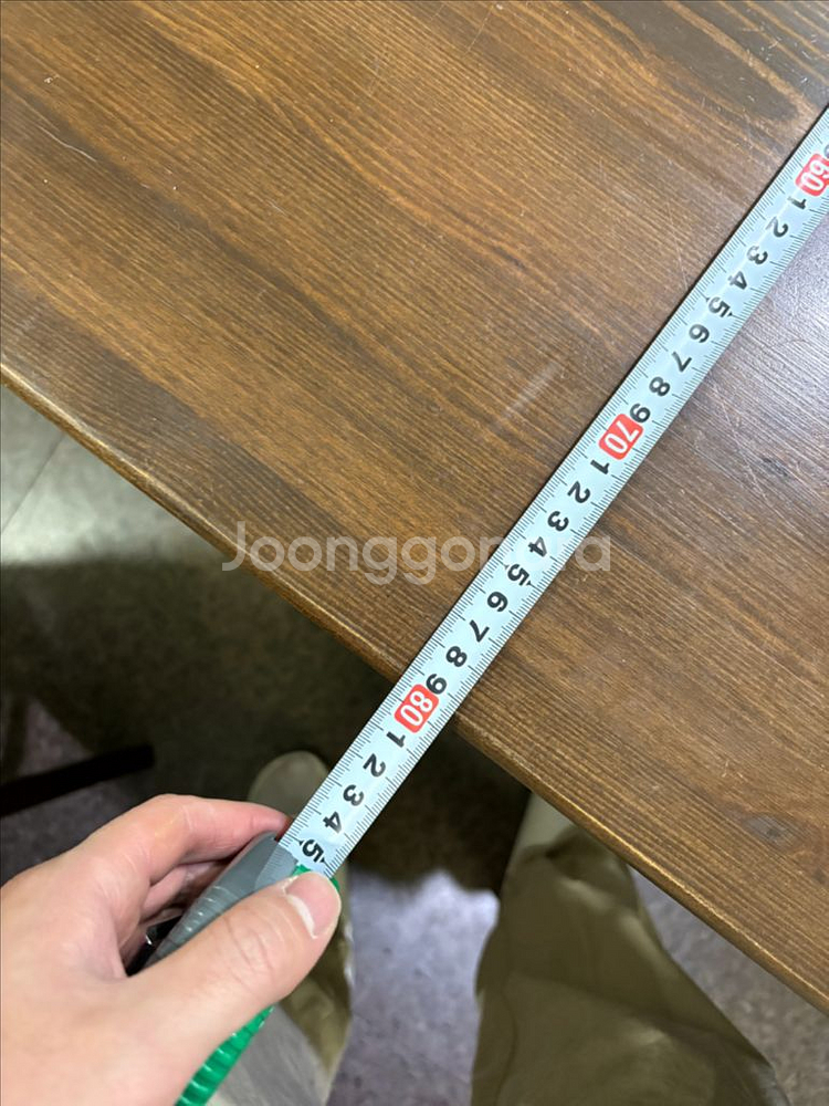 소년과 나무 테이블 + 의자 6개 세트--3