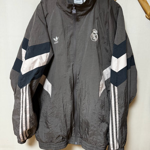 아디다스 레알마드리드 트랙탑 한국사이즈 3XL 팝니다.