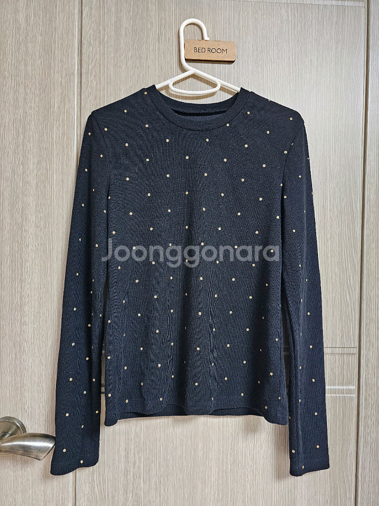 예쁜 재질짱짱 블랙티셔츠(새거) 저렴하게--0