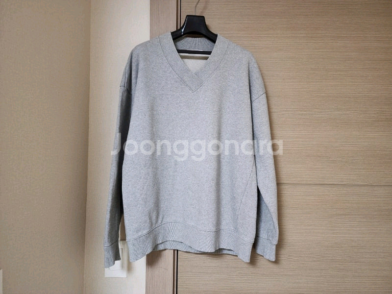 브이넥맨투맨--1