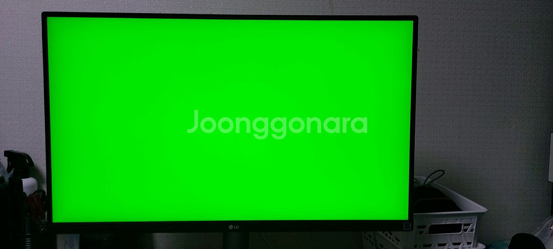 LG 27UP650 LED UHD 모니터 미세한 흠집 있습니다.--3