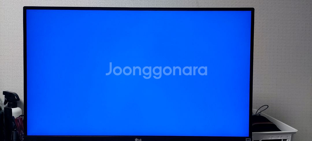 LG 27UP650 LED UHD 모니터 미세한 흠집 있습니다.--2