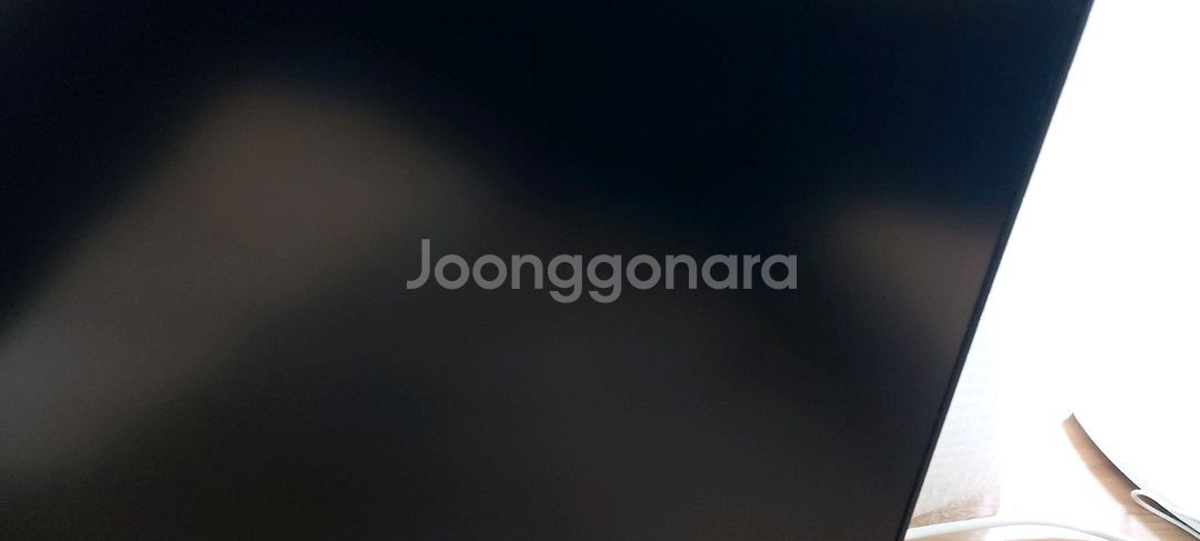 LG 27UP650 LED UHD 모니터 미세한 흠집 있습니다.--4