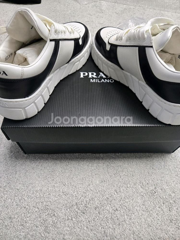 프라다 스니커즈 260--3
