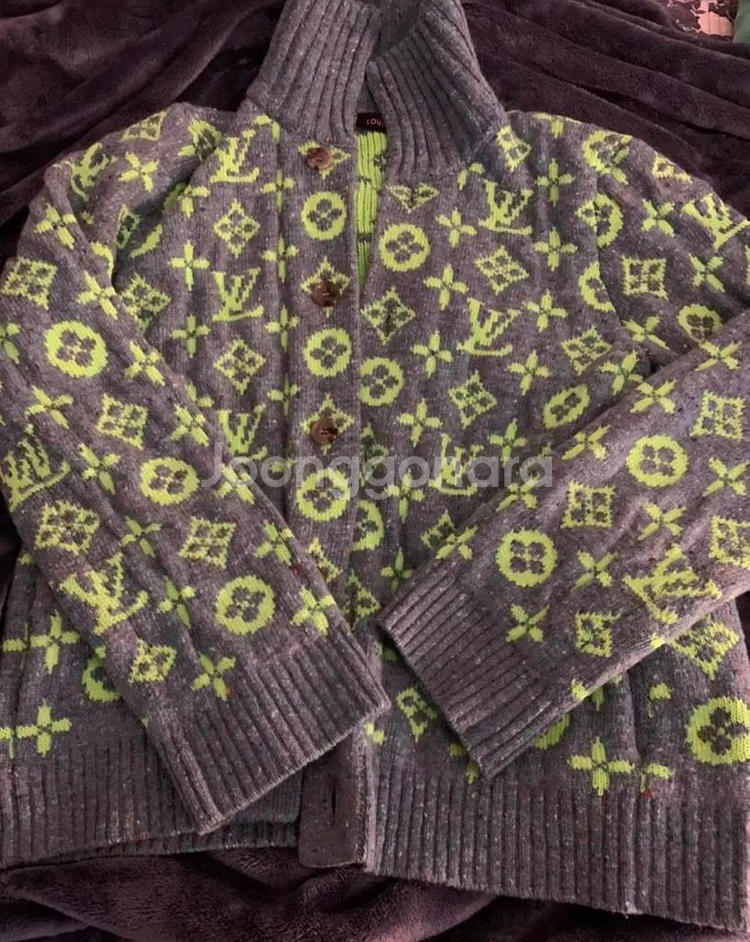 루이비통 시그니처 가디건 판매.--0