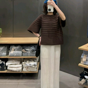 플리츠플리즈 씨커스커트 화이트 &머쉬룸 니트