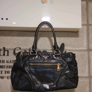 프라다 비텔로 샤인 레더 토트백
