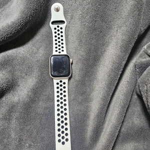 애플워치 se2 40mm gps 팝니다