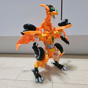 헬로카봇 골드렉스 판매합니다.