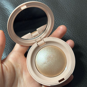 레어뷰티 하이라이터