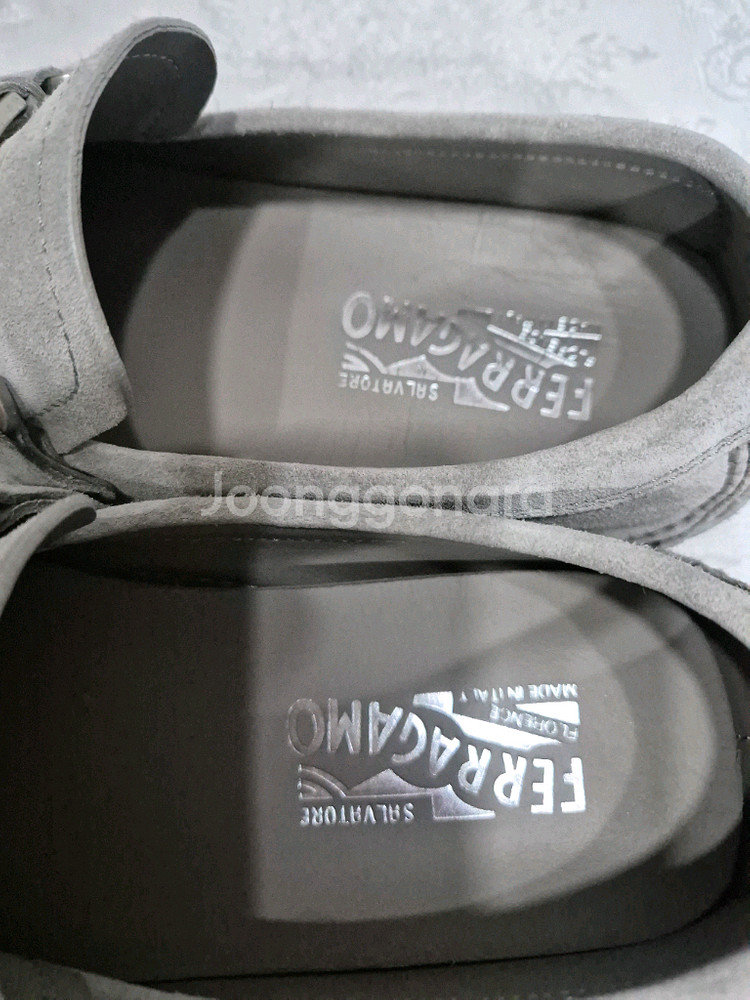 페라가모 SF로고 스웨이드 로퍼--6