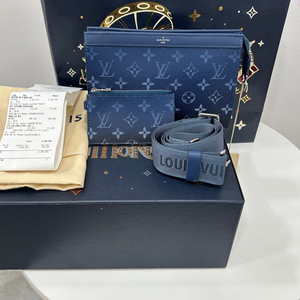 루이비통 가스통 메신저백 크로스백