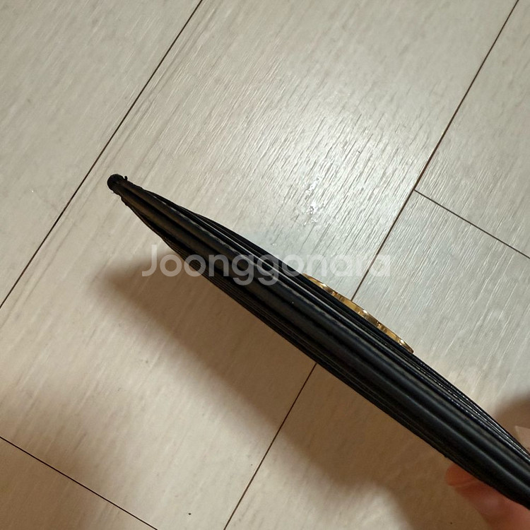 셀린느 트리옹프 카드지갑 검정 금장 풀박 깨끗--6