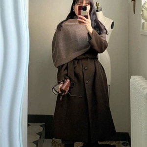 코스모폴리탄 줄리 케이프 니트