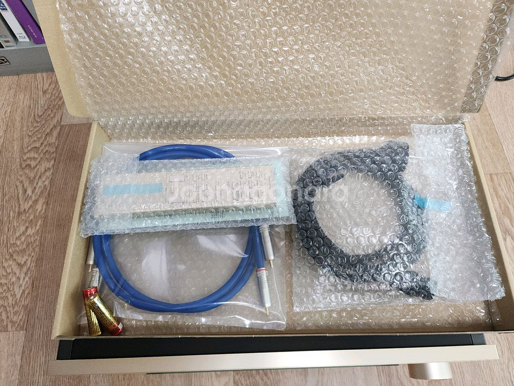 아큐페이즈 Accuphase T-1300FM튜너--1