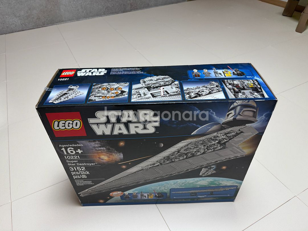 레고 10221 판매합니다--2