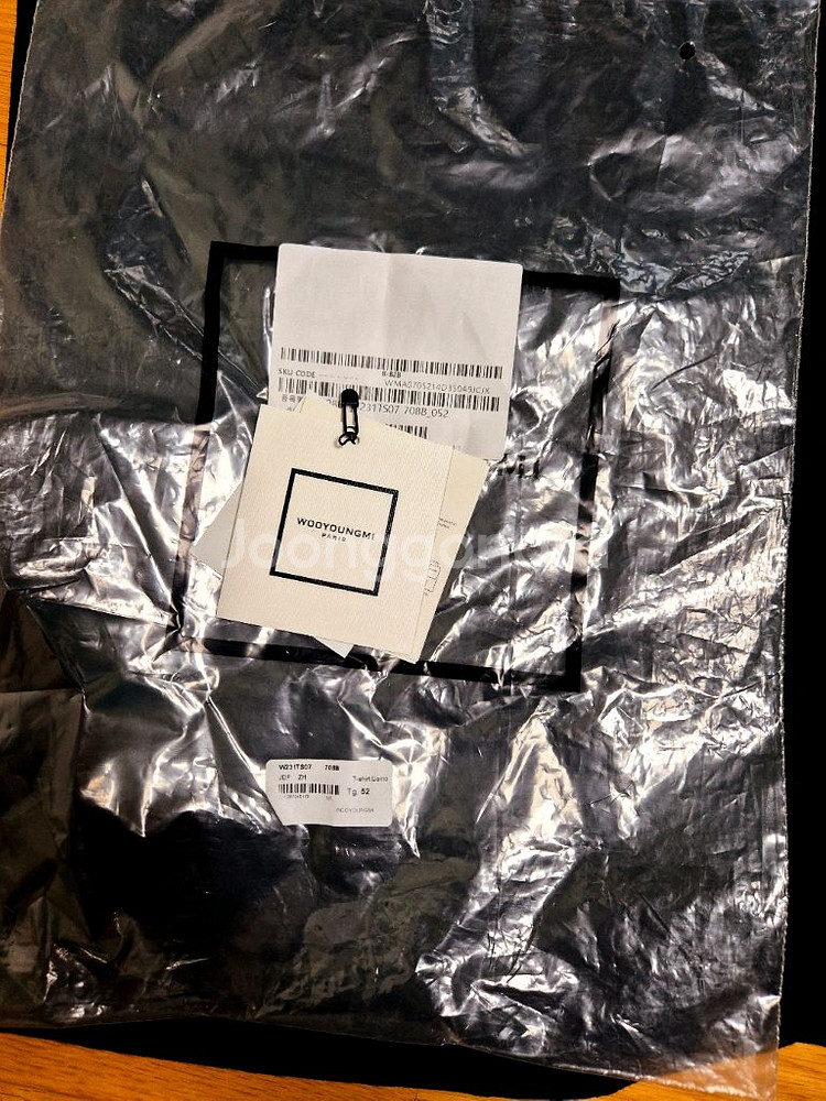 우영미 백로고 반팔 티셔츠 블랙 52--1