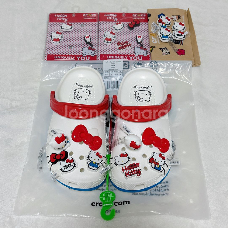 헬로키티 크록스 230 새상품 지비츠 일괄--0