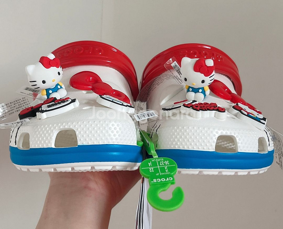 헬로키티 크록스 230 새상품 지비츠 일괄--8