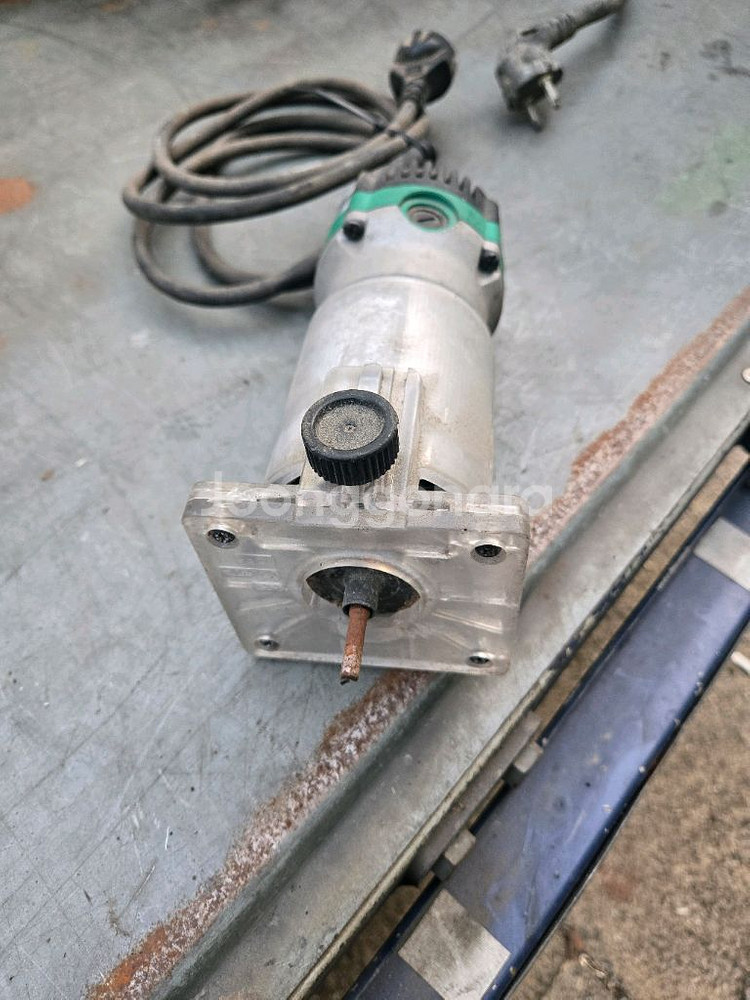 마끼다 전기트리머 530w--0