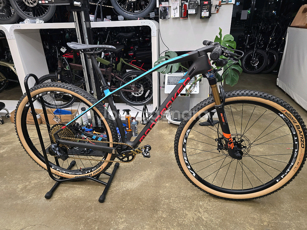 몬드래커 포디엄RR 카본 MTB자전거 M사이즈--0