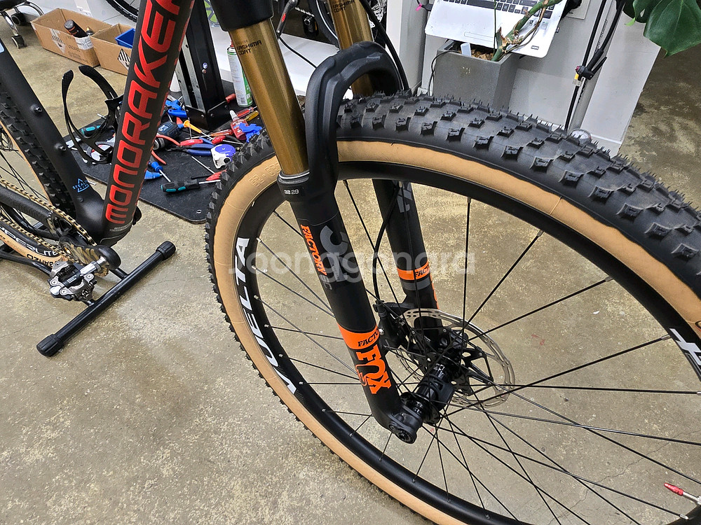 몬드래커 포디엄RR 카본 MTB자전거 M사이즈--3