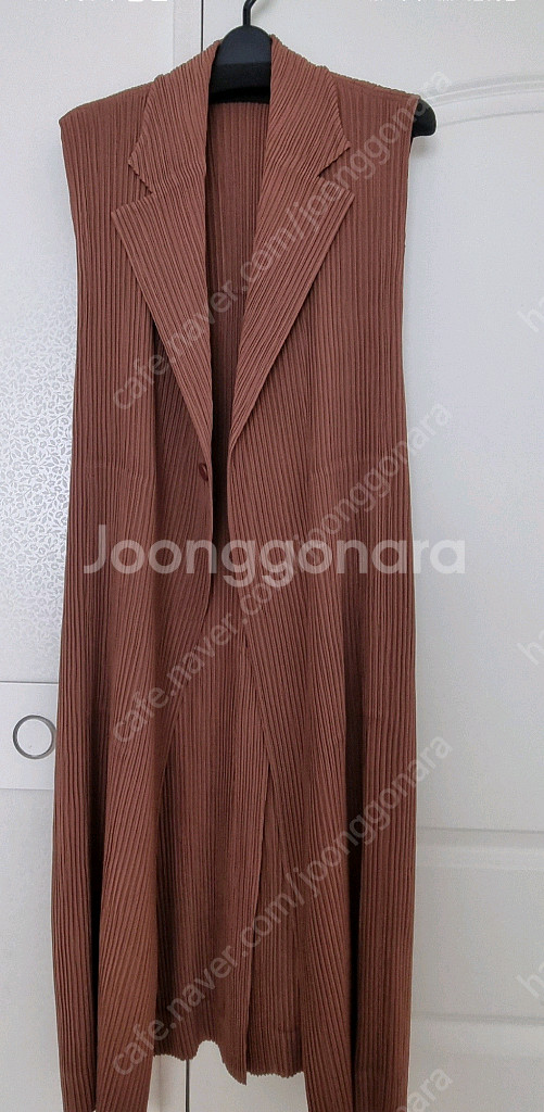 이세이미야케 플리츠플리즈 8월 해칭롱베스트 브라운 1사이즈 새상품--1