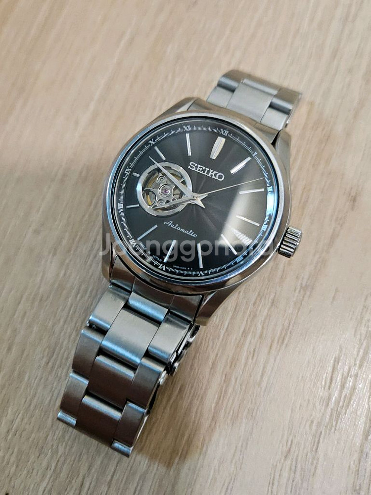 세이코 오픈하트 블랙 손목시계--0