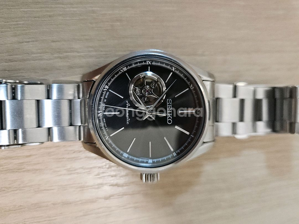 세이코 오픈하트 블랙 손목시계--2