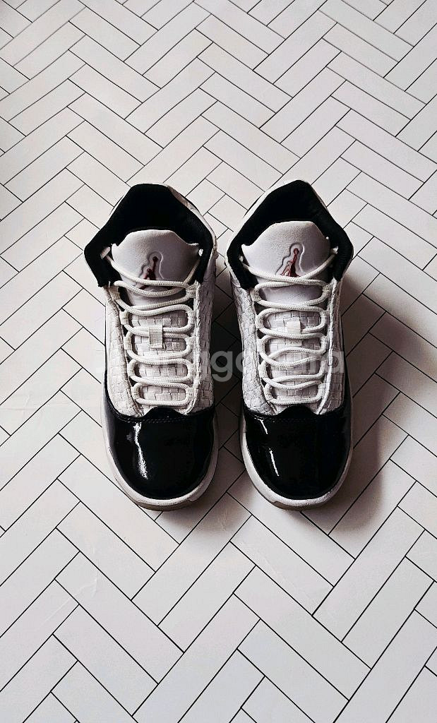 (정품)조던 맥스 아우라2 GS 화이트 짐레드 24.5--5