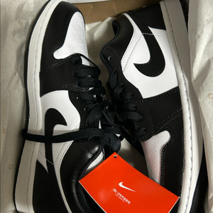 나이키 에어조던 1 로우 화이트/블랙