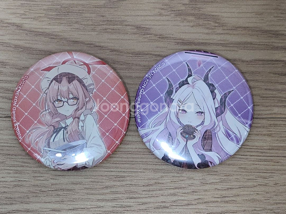 [미개봉] 블루아카이브 아크릴스탠드+캔뱃지 세트--1