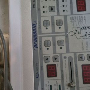 스트라텍 STI-500 2인용 간섭파치료기