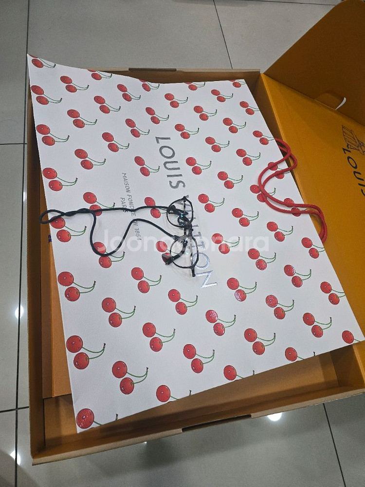 루이비통 가방. 네버풀 반둘리에 인사이드아웃 MM (Louis Vuitton Neverfull Bandouliere--3