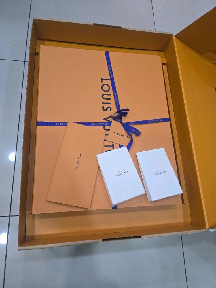 루이비통 가방. 네버풀 반둘리에 인사이드아웃 MM (Louis Vuitton Neverfull Bandouliere 이미지