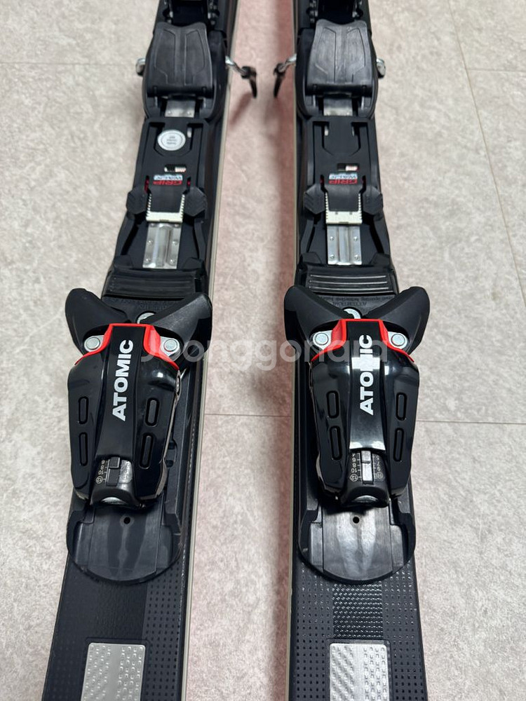 22/23 아토믹 레드스터 S8i 스키 판매합니다--2