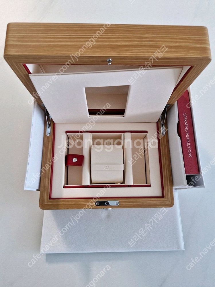 오메가 원목 시계케이스 박스팝니다--1