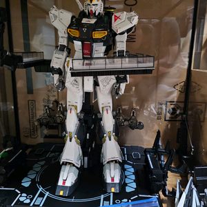 다반 메탈스트럭쳐 뉴건담 조립품