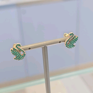 (새상품) 스와로브스키 그린 스완 귀걸이