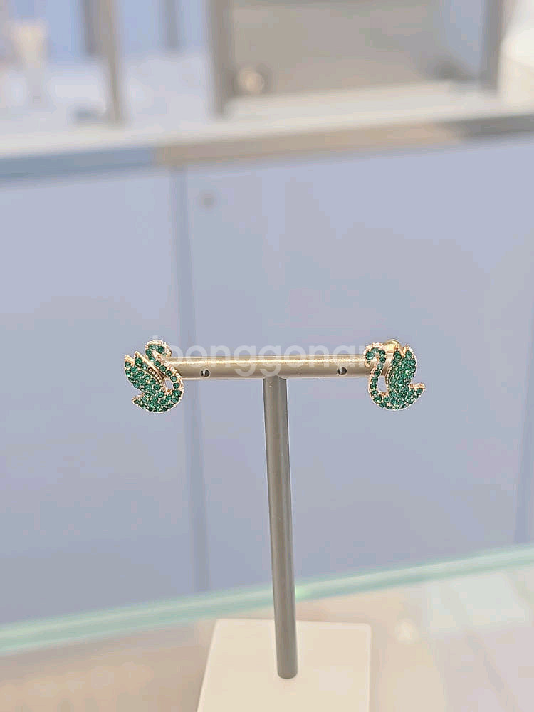 (새상품) 스와로브스키 그린 스완 귀걸이--3