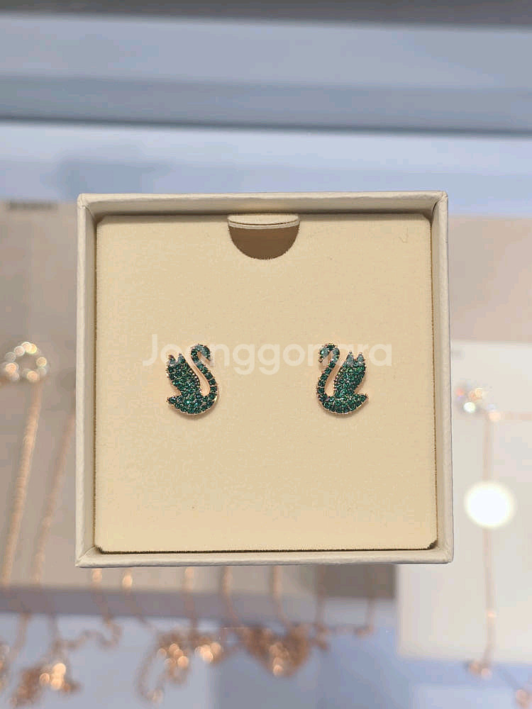 (새상품) 스와로브스키 그린 스완 귀걸이--7
