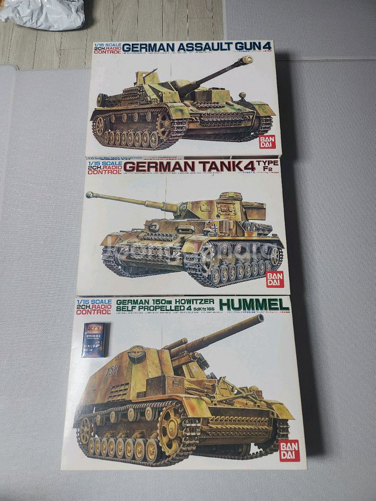 올드알씨 반다이 1/15 탱크 시리즈 팝니다.--1