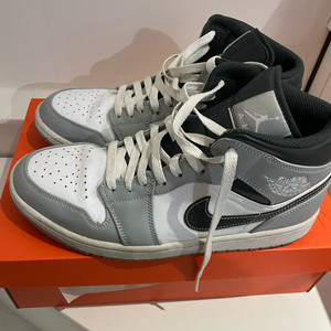 나이키 조던1 미드 라이트 스모크 그레이 275