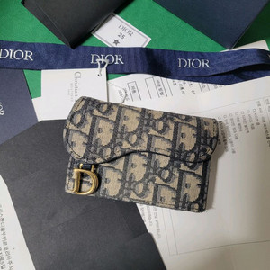 디올 오블리크 새들플랩 카드지갑